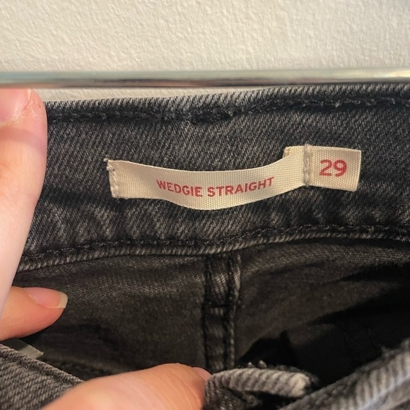 Levi’s Wedgie Straight Jeans - Picture 9 of 11